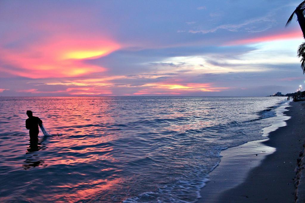 The Day Hotel Chonburi Exterior foto