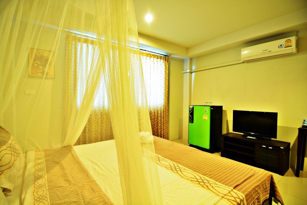 The Day Hotel Chonburi Habitación foto